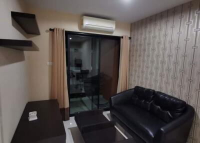 Condo 1 bedroom, 1 bathroom, convenient travel, near Bangkok Hospital.