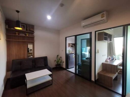 A 1-bedroom, 1-bathroom condominium in the heart of Chiang Mai, conveniently located near Central Festival for easy transportation.