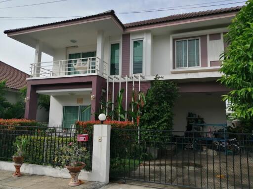 Single-detached house, 2 floors, modern style, 3 bedrooms, 2 bathrooms.