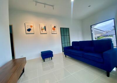 Single-storey detached house Contemporary style, 3 bedrooms, 2 bathrooms.