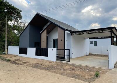 A single-story detached house with Nordic style outside the project, featuring 3 bedrooms and 2 bathrooms.