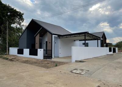 A single-story detached house with Nordic style outside the project, featuring 3 bedrooms and 2 bathrooms.