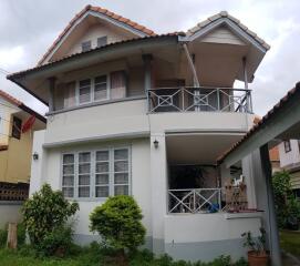 Detached house, 2 floors, 3 bedrooms, 2 bathrooms.