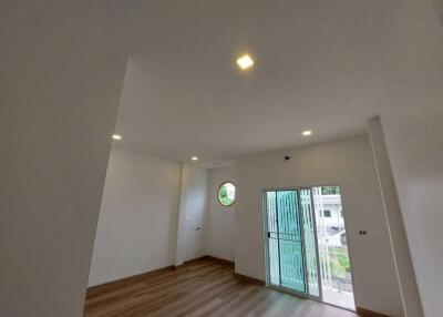 A modern 2 Story twin house with 3 bedrooms and 3 bathrooms in Fa Ham, Mueang Chiang Mai city