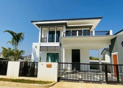 A two-story single-family house in Contemporary style with three bedrooms and three bathrooms.