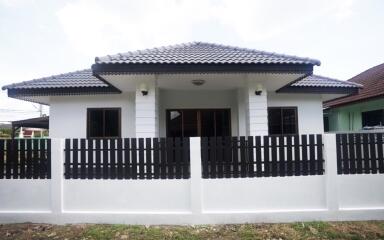 Single-storey contemporary style house, 3 bedrooms, 2 bathrooms