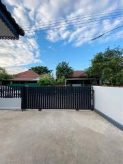 Single-storey contemporary style house, 3 bedrooms, 2 bathrooms