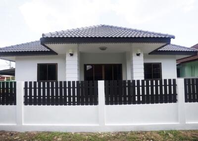 Single-storey contemporary style house, 3 bedrooms, 2 bathrooms