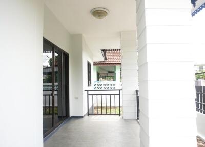 Single-storey contemporary style house, 3 bedrooms, 2 bathrooms