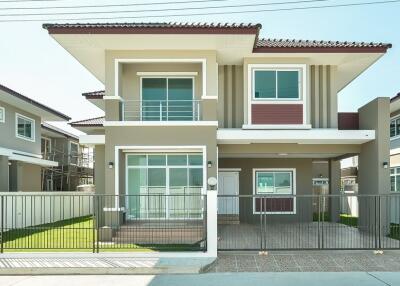 บ้านเดี่ยว 2 ชั้น สไตล์โมเดิร์น 4 ห้องนอน 3 ห้องน้ำ