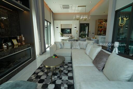 Detached house, 2 floors, 4 bedrooms, 5 bathrooms, located in the suburban area near Central Festival Chiang Mai.