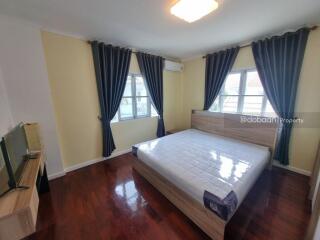 Single house with 2 floors, featuring 7 bedrooms and 6 bathrooms, located in the Hang Dong area near the airport.