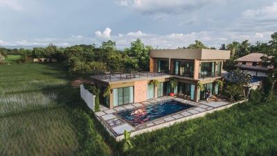 Pool Villa with A Beautiful 180-Degree View Over Rice Paddies