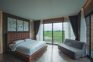 Pool Villa with A Beautiful 180-Degree View Over Rice Paddies