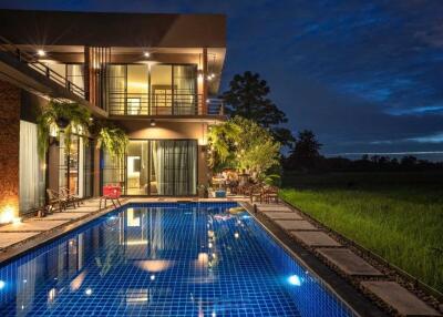 Pool Villa with A Beautiful 180-Degree View Over Rice Paddies