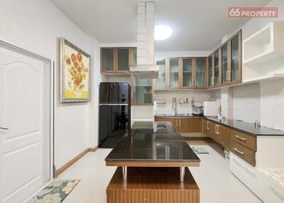 4 Bedroom House for Sale in San Saran Mod-Chic