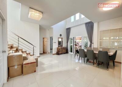 4 Bedroom House for Sale in San Saran Mod-Chic