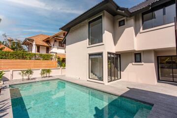 Newly Pool Villa Behind Kad Farang