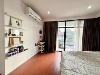 House for Sale in San Phak Wan, Hang Dong.