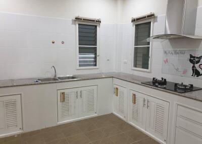 4 Bedroom House for Sale in Hang Dong