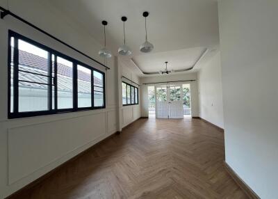 2 Bedroom House for Sale in Suthep