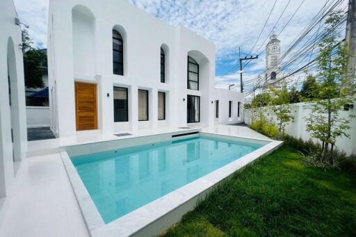 520 Sqm., 5 Beds, 6 Baths House listed for ฿ 14,900,000.