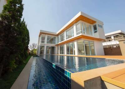 286 Sqm., 4 Beds, 5 Baths House listed for ฿ 15,900,000.