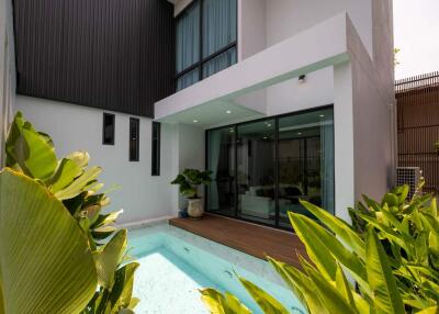 Modern 3 Bedroom Pool Villa in The City