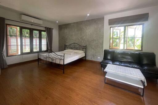 Single Story 2 Bedroom with Guesthouses in Hang Dong