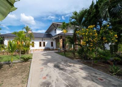 350 Sqm., 3 Beds, 3 Baths House listed for ฿ 17,000,000.