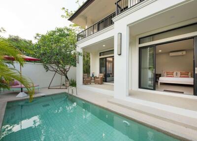 4 Bedroom Pool Villa in Saraphi