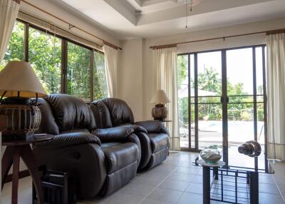 4 Bedroom with Pool in San Sai