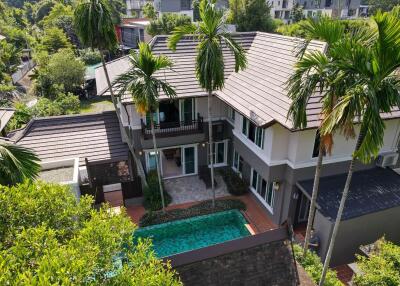 4 Bedroom Pool Villa with Guesthouse near Ruamchok Mall