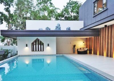 5 Bedroom Pool Villa in Wang Tan Hang Dong