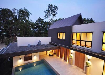 5 Bedroom Pool Villa in Wang Tan Hang Dong