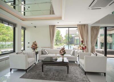 5 Bedroom Luxury Pool Villa in Wang Tan Hang Dong