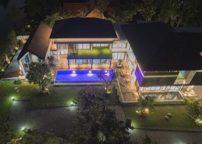 5 Bedroom Luxury Pool Villa in Wang Tan Hang Dong
