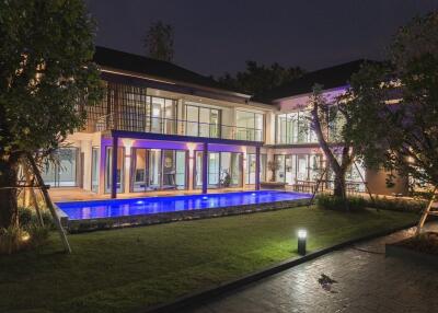 5 Bedroom Luxury Pool Villa in Wang Tan Hang Dong