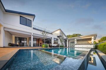 4 Bedroom Pool Villa in City