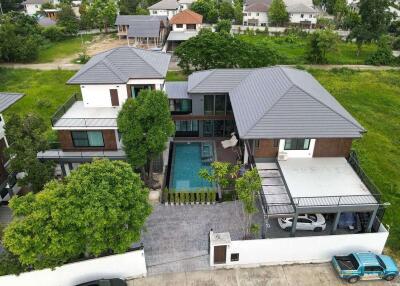 3 House Compound in The City