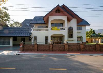 500 Sqm., 4 Beds, 3 Baths House listed for ฿ 17,000,000.