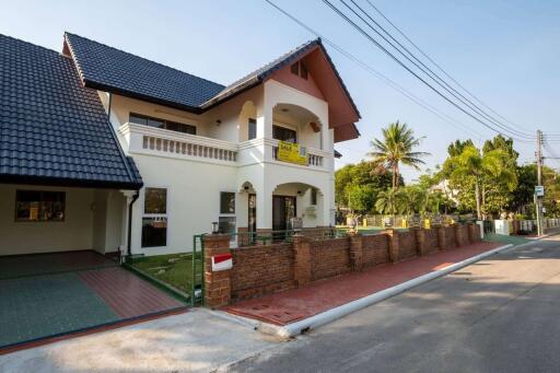 500 Sqm., 4 Beds, 3 Baths House listed for ฿ 17,000,000.