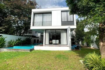 350 Sqm., 4 Beds, 5 Baths House listed for ฿ 17,000,000.