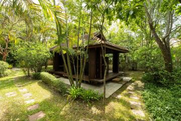 Lanna and Traditional House Complex in San Pa Tong