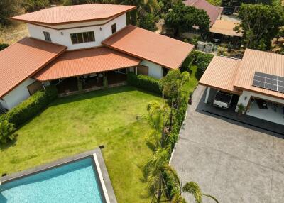 4-Bedroom Pool Villa in San Pa Tong with Large Garden