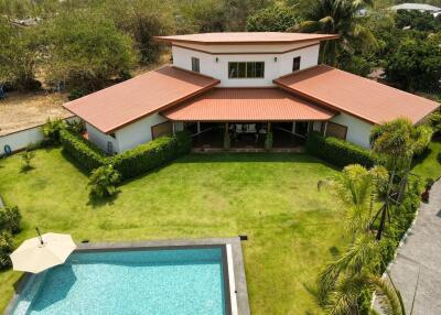 4-Bedroom Pool Villa in San Pa Tong with Large Garden