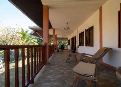 2 Bedroom Thai Style with Guesthouse on 3 Rai in Saraphi