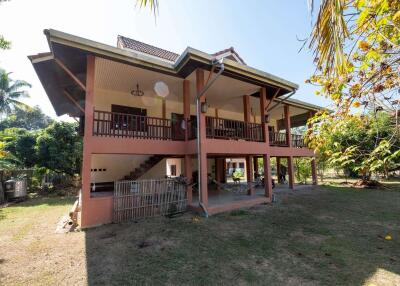 2 Bedroom Thai Style with Guesthouse on 3 Rai in Saraphi