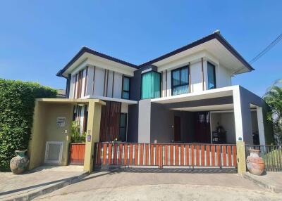 3 Bedroom Pool Villa in San Kamphaeng