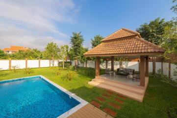 Luxury 5 Bedroom Pool Villa in City